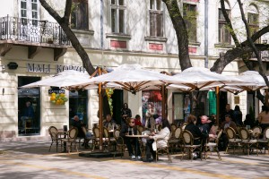 Kafić "Mali korzo" - topli i osvežavajući napici i ukusna hrana u prijatnom ambijentu