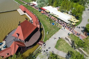 Prvomajski uranak 2022. uz obalu Palićkog jezera (iz ptičje perspektive)