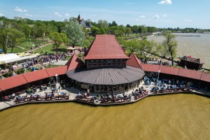 Prvomajski uranak 2022. uz obalu Palićkog jezera (iz ptičje perspektive)