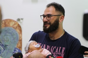 Darivanje beba rođenih u Nedelji Crvenog krsta