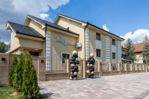 Villа Cvijanović - odmor u modernom ambijentu, uz bazen i wellnes sadržaje