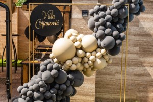 Villа Cvijanović - odmor u modernom ambijentu, uz bazen i wellnes sadržaje