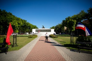 Polaganje venaca na Spomenik žrtvama fašizma