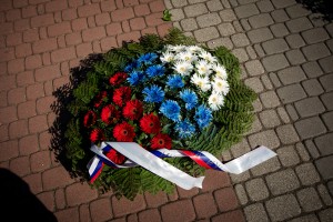 Polaganje venaca na Spomenik žrtvama fašizma