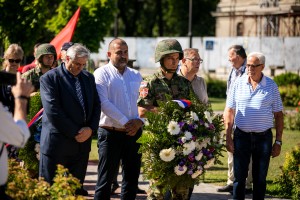 Polaganje venaca na Spomenik žrtvama fašizma