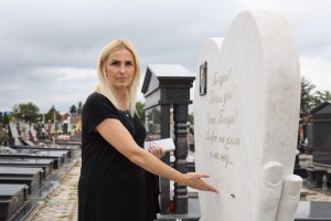 Oskrnavljeni nadgrobni spomenici na Pravoslavnom groblju u Dudovoj šumi