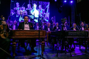 Koncert mađarskog ciganskog simfonijskog orkestar "100 violina"