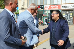 Predsednik pokrajinske Vlade Mirović u obilasku Narodnog pozorišta