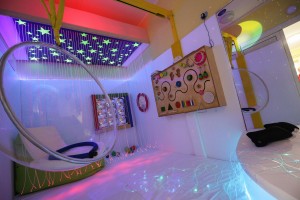 Obilazak senzorne sobe i letnjikovca u "Kolevki"