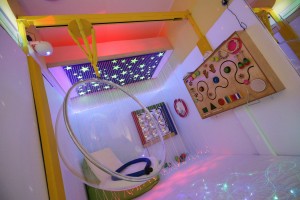 Obilazak senzorne sobe i letnjikovca u "Kolevki"