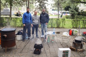 Humanitarno kuvanje i bazar za Leonu, Lea i Melindu