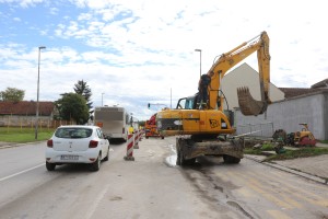 Radovi na ulazu u Bajnatsku ulicu sa Senćanskog puta