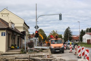 Radovi na ulazu u Bajnatsku ulicu sa Senćanskog puta