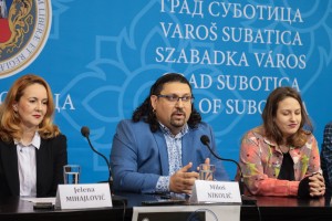 Najava pozorišne premijere "Najnormalniji čovek na svetu"