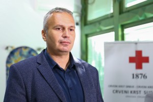 Podele paketa hrane i higijene socijalno ugroženim građanima