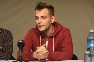 Najava premijere predstave "Ne pucaj na lastu!"