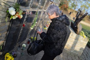 Komemoracija žrtvama iz 1944. godine (spomenik "Ptica slomljenih krila")