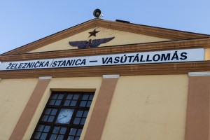 Polaganje venaca ispred Železničke stanice povodom Dana oslobođenja Subotice