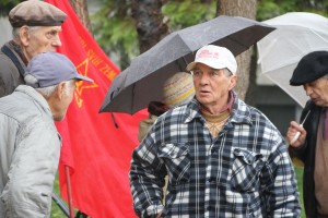 Polaganje venaca na spomenik "Balada vešanih"