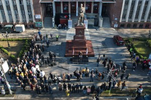 Polaganje venaca na spomenik kralju Petru I Karađorđeviću