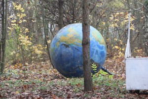 Polaganje venaca na bistu Josipu Brozu Titu povodom Dana SFRJ