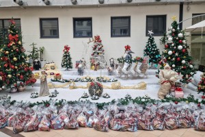 Donacija novogodišnjih paketića "Batschka" fondacije deci iz socijalno ugroženih porodica