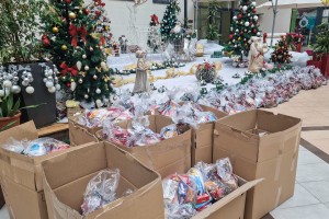 Donacija novogodišnjih paketića "Batschka" fondacije deci iz socijalno ugroženih porodica