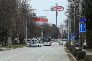 Olujni vetar digao deo krova sa autobuske stanice