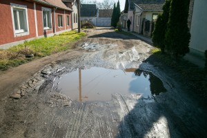 Razgovor sa stanovnicima Rudničke ulice povodom problema sa asfaltom