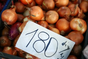 Obilazak ponuđača robe na Mlečnoj pijaci