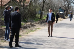 Obilazak radova na izgradnji vodovodne mreže u ulici Pokreta nesvrstanih