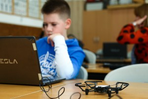 Razgovor sa učenicima koji su učestvovali na republičkom takmičenju u programiranju dronova