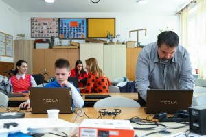 Razgovor sa učenicima koji su učestvovali na republičkom takmičenju u programiranju dronova