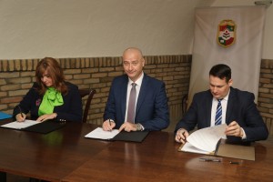 Potpisivanje tripartitnog sporazuma u Mađarskom nacionlanom savetu