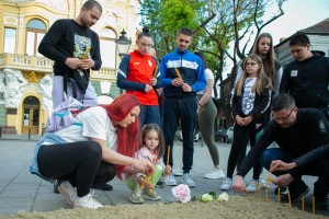 Pomen tragično stradalima u pucnjavama za nepuna dva dana