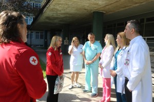 Darivanje beba rođenih na dan Crvenog krsta