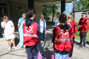 Darivanje beba rođenih na dan Crvenog krsta