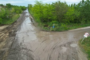Čordaški put uništen učestalim prolascima teretnih vozila i mehanizacije