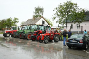 Protestna vožnja poljoprivrednika od Hipodroma do Gradske kuće