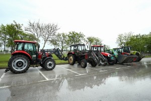 Protestna vožnja poljoprivrednika od Hipodroma do Gradske kuće