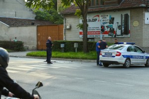 Na uviđaju pucnjave na pešačkom prelazu raskrsnice ulica Maksima Gorkog i Matije Gupca