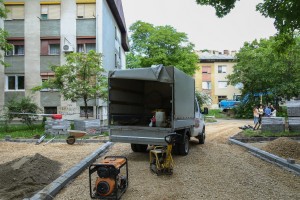 Obilazak radova na uređenju parking prostora na Teslinom naselju