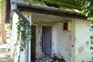 Početak radova na uklanjanju nelegalnih i oronulih objekata u Vikend naselju na Paliću