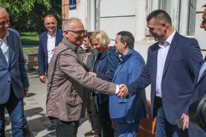 Goran Vesić i Stevan Bakić sa Bajmočanima