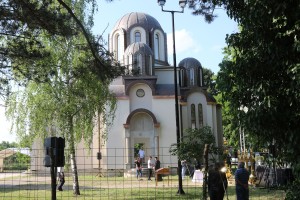 Osvećenje i podizanje krstova na Pravoslavni hram u Novom Žedniku