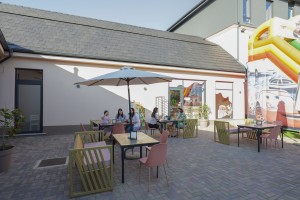 "Family centar" - igraonica, picerija i poslastičarnica