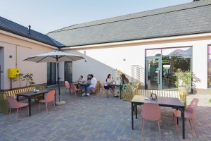 "Family centar" - igraonica, picerija i poslastičarnica