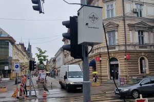 Postavljanje semafora kod pešačkog prelaza između Korzoa i Sokolskog doma