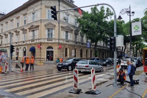 Postavljanje semafora kod pešačkog prelaza između Korzoa i Sokolskog doma