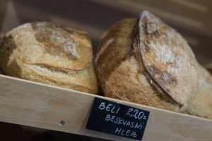 "Rustique - hleb i vino"